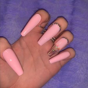 BUY ONE GET ONE FREE❗️Pink Rhinestone PressOns 💖